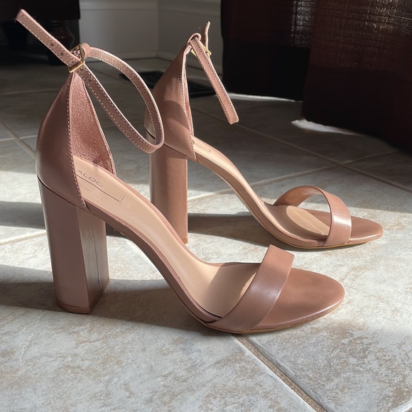 Genuine leather heels - Picture 2 of 6